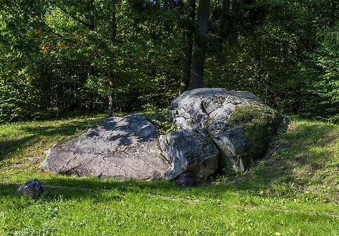 Nikronių akmuo 