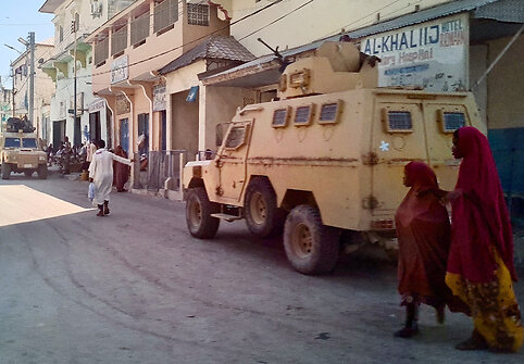 Somalio sostinė pro automobilio langą