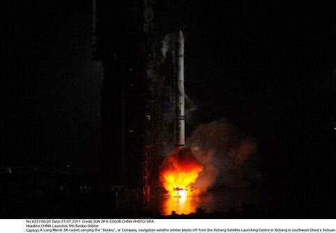 Raketa, kelianti „Beidou“ sistemą į orbitą