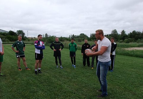 &Scaron;iaulių regbininkų treniruotė su profesionalu Jamesu Percivalu