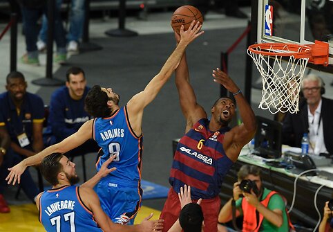 Alejandro Abrineso blokas Joey Dorsey