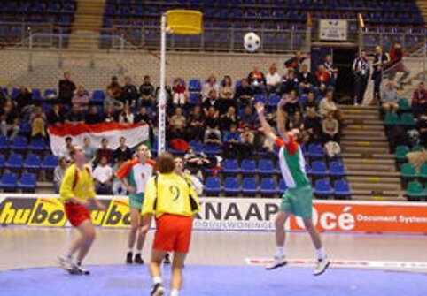 Korfbolo rungtynių akimirka
