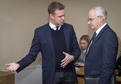 Gabrielius Landsbergis, Algirdas Monkevičius