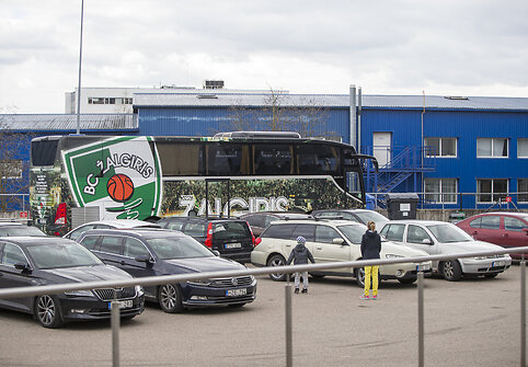 Rungtynių dalyviai renkasi į &bdquo;Jeep&ldquo; areną
