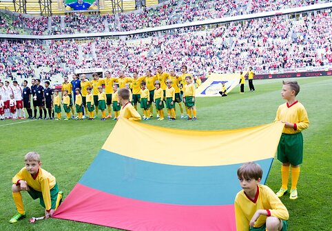 Lietuvos futbolo rinktinė – mače su Lenkija