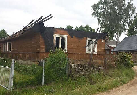 Gaisras Varėnos rajone, Pamerkių kaime