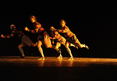 Jo Stromgren spektaklis „ A Dance Tribute to the Art of Football“