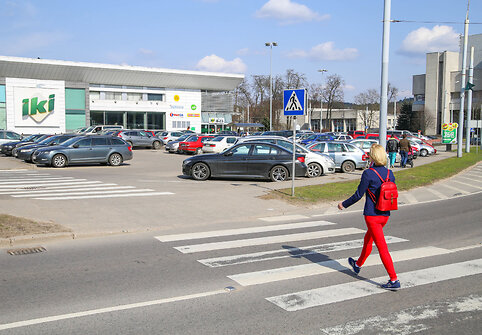 Žiedinės sankryžos Vilniuje su nusitrynusiu žymėjimu 