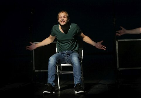 Spektaklis „Baseinas be vandens“