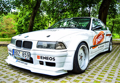 BMW vairuojanti &bdquo;drifterė&ldquo; Kotryna Kniežaitė