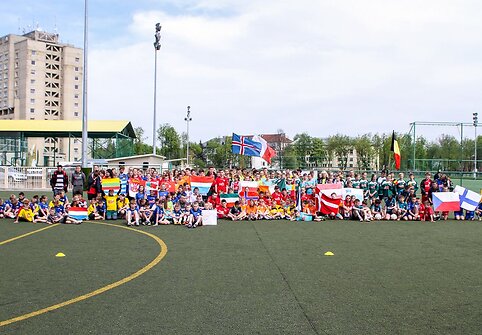 Jubiliejiniame vaikų globos namų turnyre &ndash; Lietuvos rinktinės futbolininkų dėmesys 