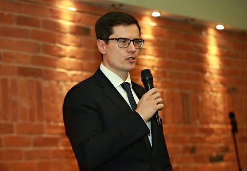 Piniginius apdovanojimus gavo ir 4-8 vietas parolimpiadoje užėmę sportininkai
