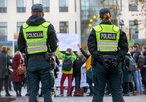 Žurnalistų ir jaunųjų politikų protestas prie&scaron; žiniasklaidos laisvių ribojimą