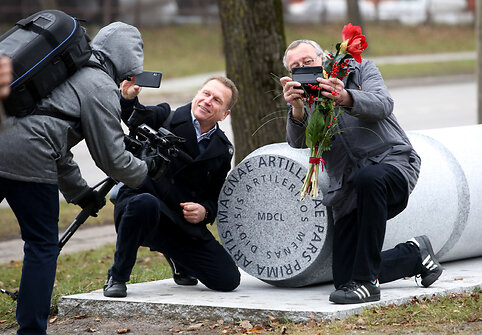 Skulpturos skirtos didžiajam Lietuvos inžinieriui, raketų i&scaron;radėjui Kazimierui Simonavičiui atidengimas