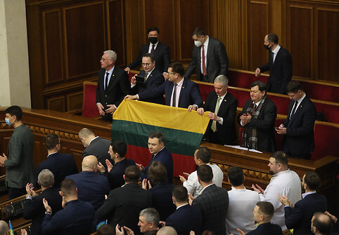 Lietuvos politikų delegacija vie&scaron;i Ukrainoje