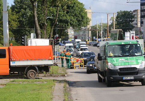 Duobė Verkių &ndash; Kareivių gatvių sankryžoje