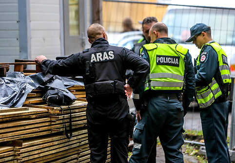 Sostinės Pelesos gatvės namo palėpėje aptiktas trotilas
