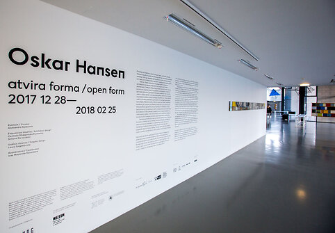 Oskar Hansen paroda &bdquo;Atvira forma&ldquo; Nacionalinėje dailės galerijoje