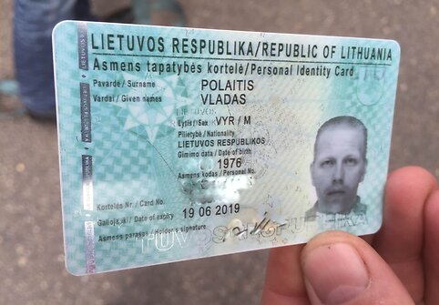 Utenos policija pra&scaron;o padėti atpažinti aferistus