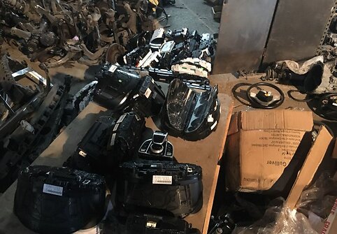 Parduodamos automobilių detalės