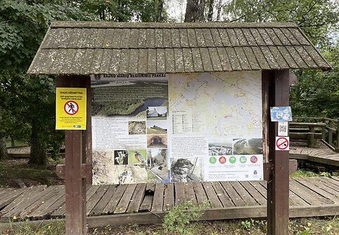Arlavi&scaron;kių pažintinis takas uždarytas dėl avarinės būklės