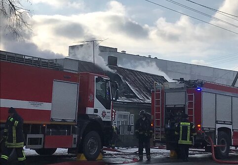 Kauno Raudondvario plente užsidegė medinis namas