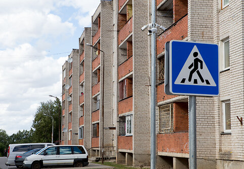 Daugiabutis namas Rukloje