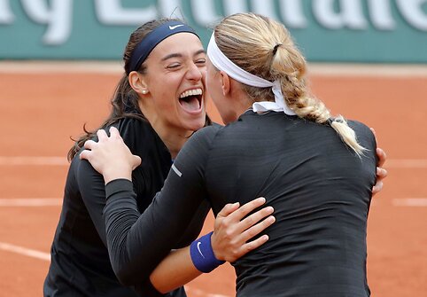 Caroline Garcia ir Kristina Mladenovič prieš Ekateriną Makarovą ir Eleną Vesniną