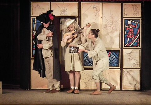 Teatras ,,Atviras Ratas" Lentvaryje