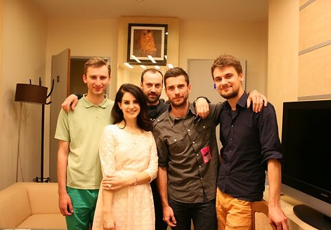 Markas Palubenka (kairėje) su Lana Del Rey ir kolegomis