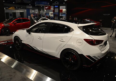 SEMA 2013: modernūs sportiniai automobiliai 