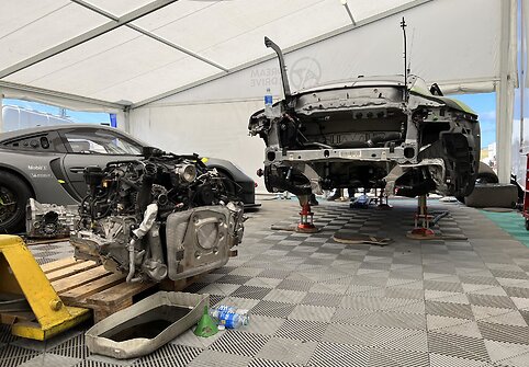 „LGOLED & LKU by Porsche Club Lithuania“