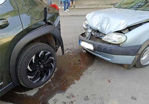 &bdquo;Citroen&ldquo; ir &bdquo;Lexus&ldquo; avarija Kėdainiuose