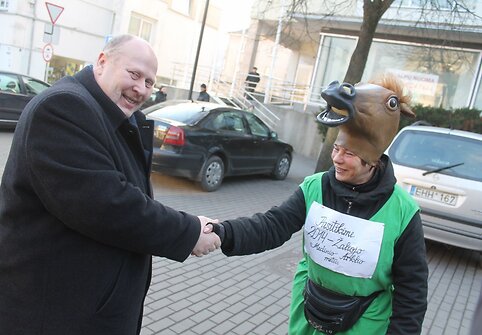 Pasipuo&scaron;usi kontrolierė