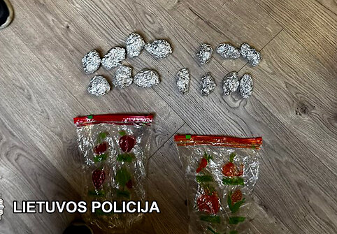 Uostamiesčio teisėsauga sulaikė asmenis, pas kuriuos rasta galimai narkotinių medžiagų
