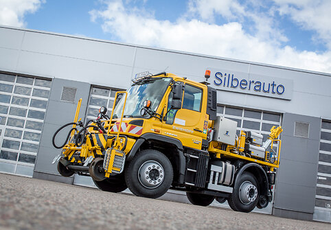 Daugiafunkcinis bėginis automobilis „Unimog“