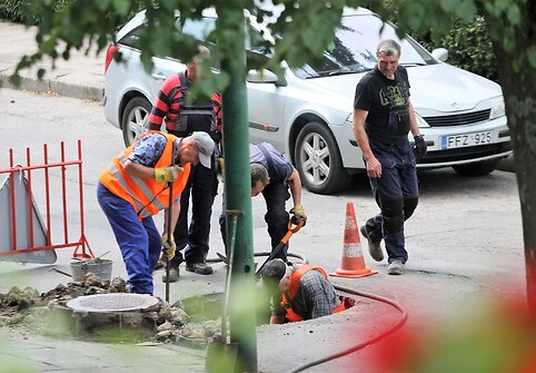 Palanga valo lietaus kanalizaciją – ruošiasi liūčiai