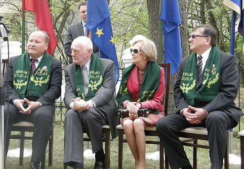 Valdas Adamkus su Alma Adamkiene lankėsi Vilkijoje