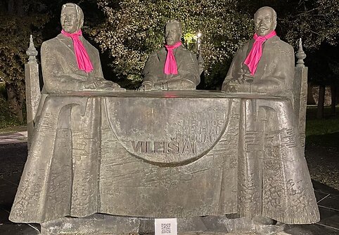 Papuošti Vilniaus paminklai
