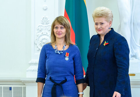 Edita Abrukauskienė su prezidente Dalia Grybauskiate