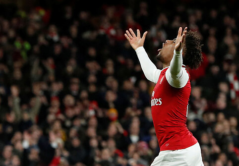 Londono &bdquo;Arsenal&ldquo; futbolininkai eliminavo &bdquo;Chelsea&ldquo; ir i&scaron;kopė į taurės finalą.