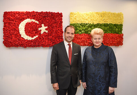 Prezidentė D.Grybauskaitė atidarė Lietuvos garbės konsulatą Stambule