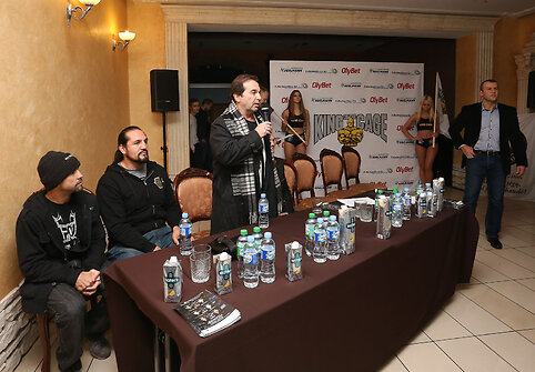 &bdquo;King of the Cage&ldquo; sportininku svėrimas
