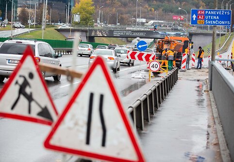 Geležinio vilko gatvėje platinama eismo juosta