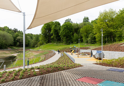 Pristatyta poilsiui pritaikyta zona rekonstruotoje vandens talpyklos vietoje