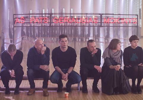 Spektaklio „#beskambučio“ spaudos konferencijos akimirka