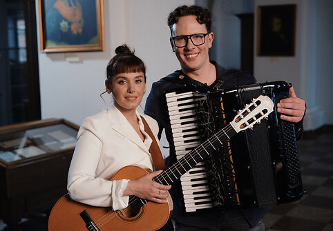 Katie Melua ir akordeonistas Martynas Levickis įra&scaron;ė bendrą dainą