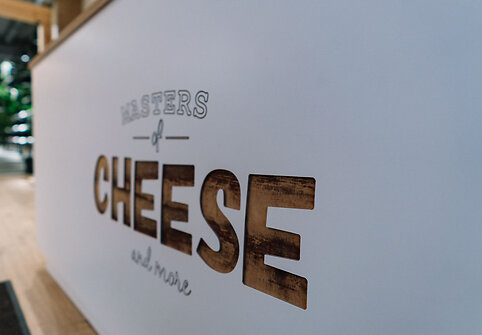 TOP 5 vyno ir sūrio deriniai Valentino dienai iš „Masters of Cheese“