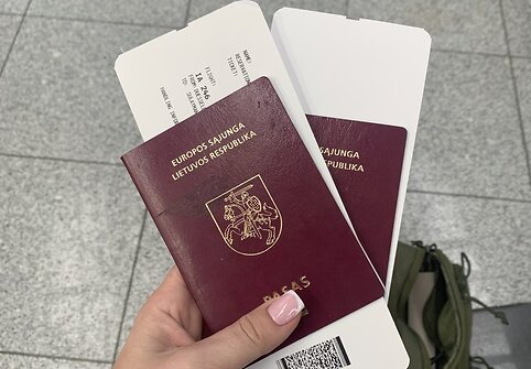 Oro šventėje Babilone dalyvavo ir lietuviai Justinas su Tania