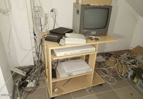 Lenkijoje sulaikyta tarptautinė telefoninių sukčių grupuotė